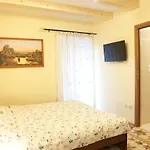 Pod Groniami Hotel *