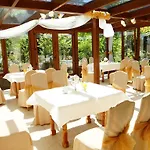 Pod Groniami Hotel *
