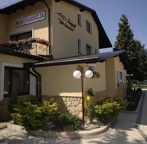 Pod Groniami فندق