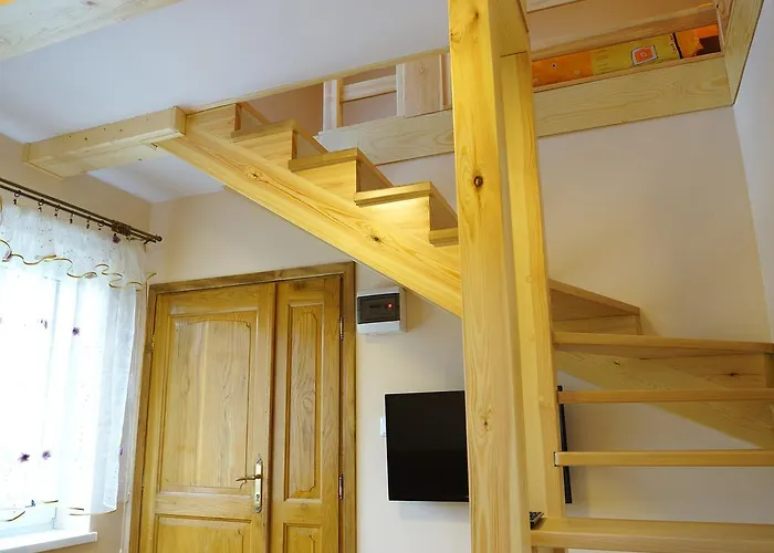 Pod Groniami فندق *