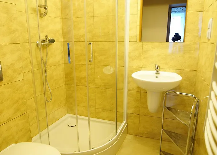 Pod Groniami فندق أوسترون