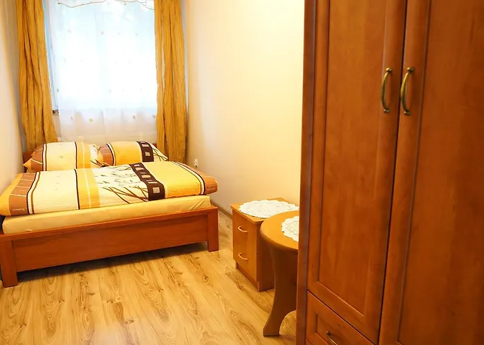 Pod Groniami أوسترون