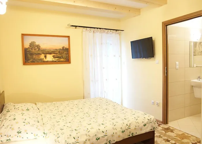 Pod Groniami فندق *