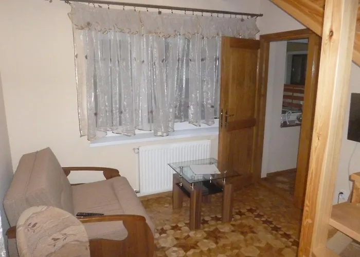 Pod Groniami فندق *