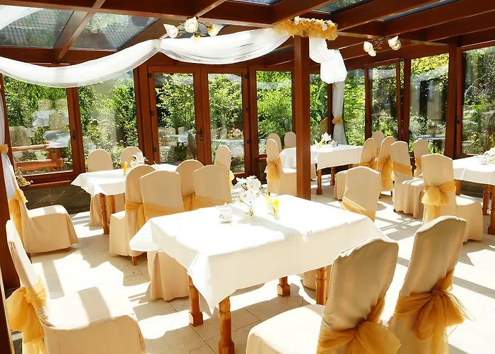 Pod Groniami فندق *